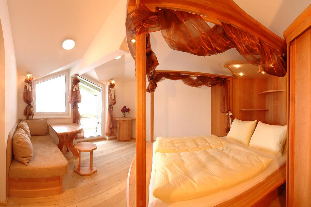 سول Bed & Breakfast Landhaus Strasser الغرفة الصورة